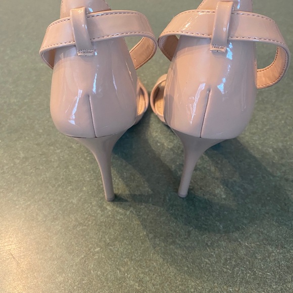 Mazzimo beige ankle strap sandals. - Picture 4 of 4